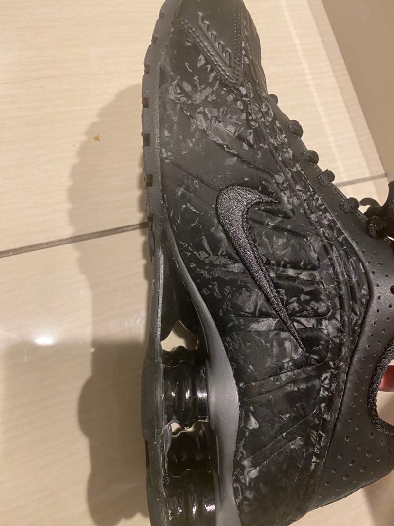 美品NIKE SHOX R4 ブラック