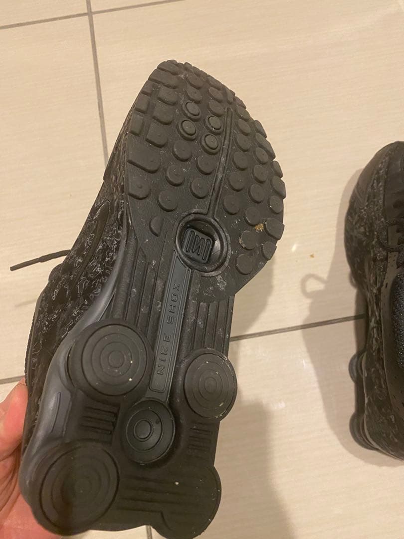 美品NIKE SHOX R4 ブラック