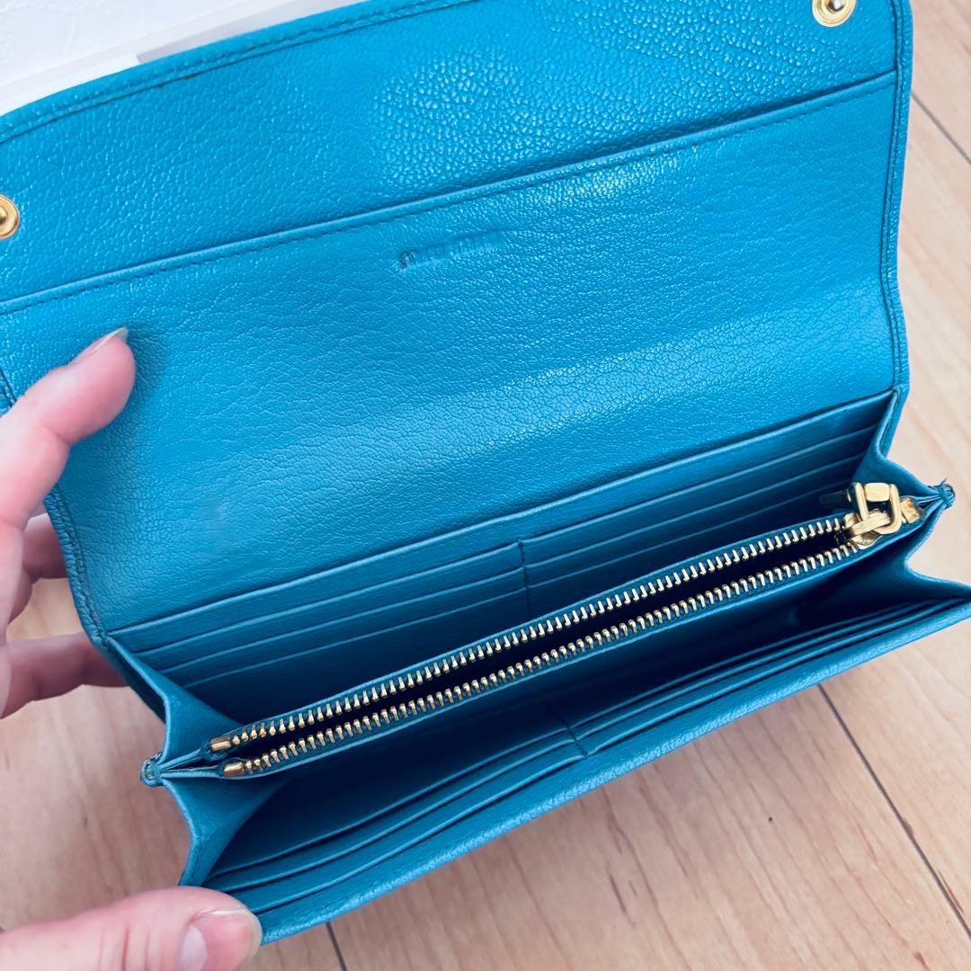 miumiuの長財布