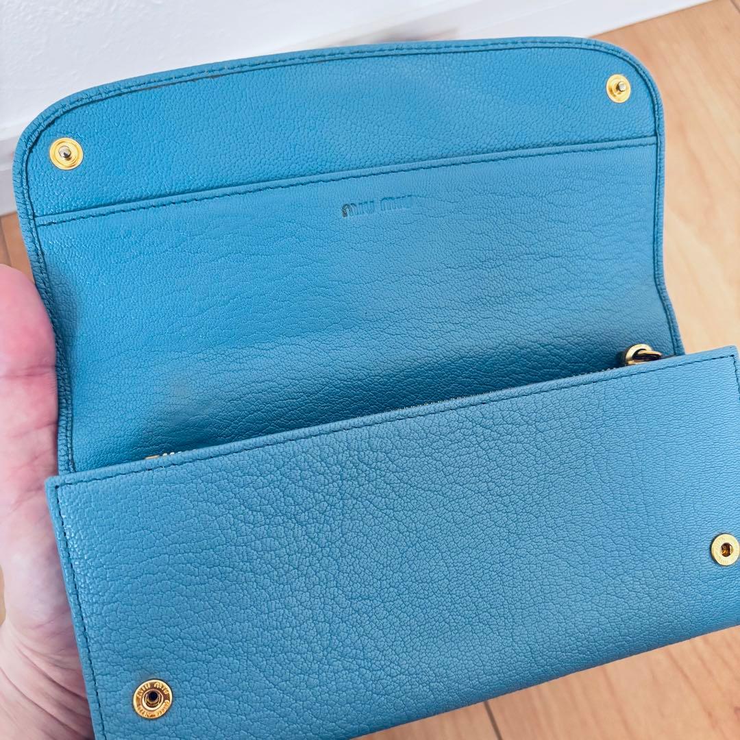 miumiuの長財布
