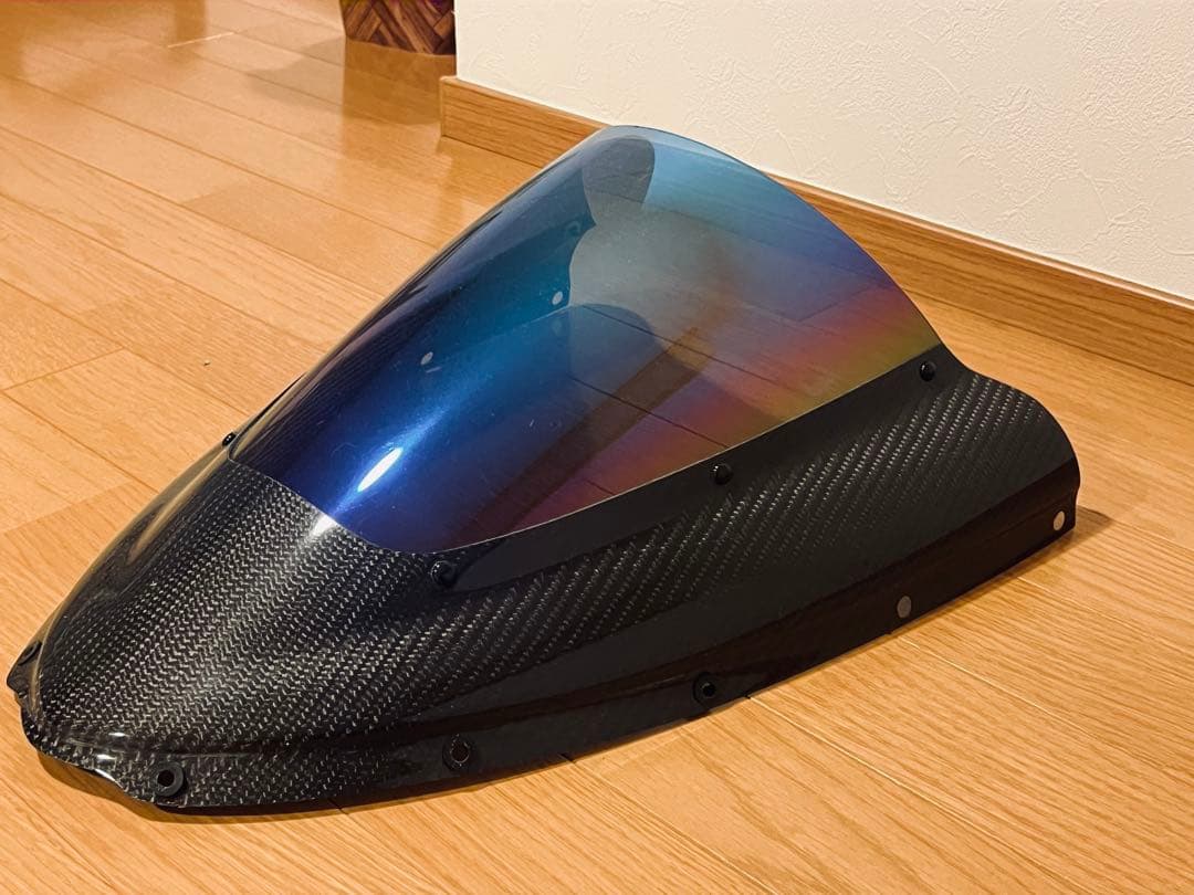 MV AGUSTA F4 750マジカルレーシング カーボントリム付きスクリーン