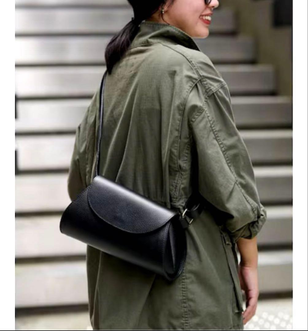 お値下げ！オウレンティ　ショルダーバッグ