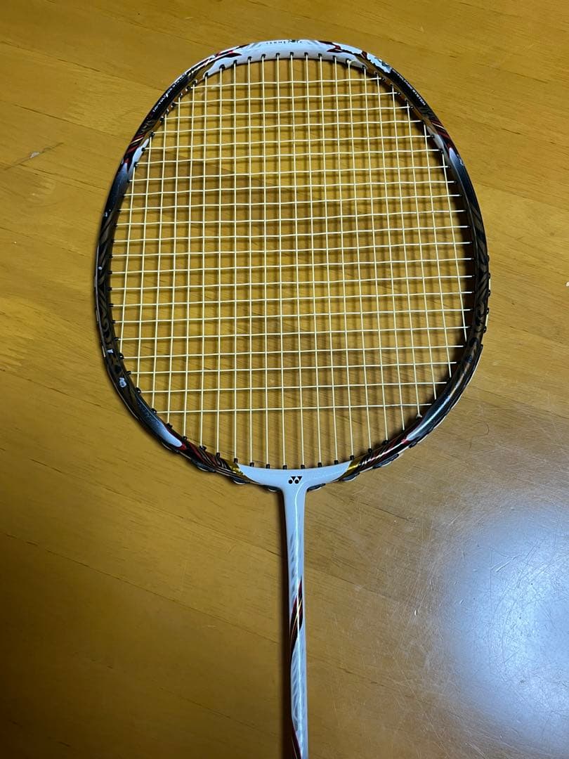YONEX VOLTRIC 80 バドミントンラケット