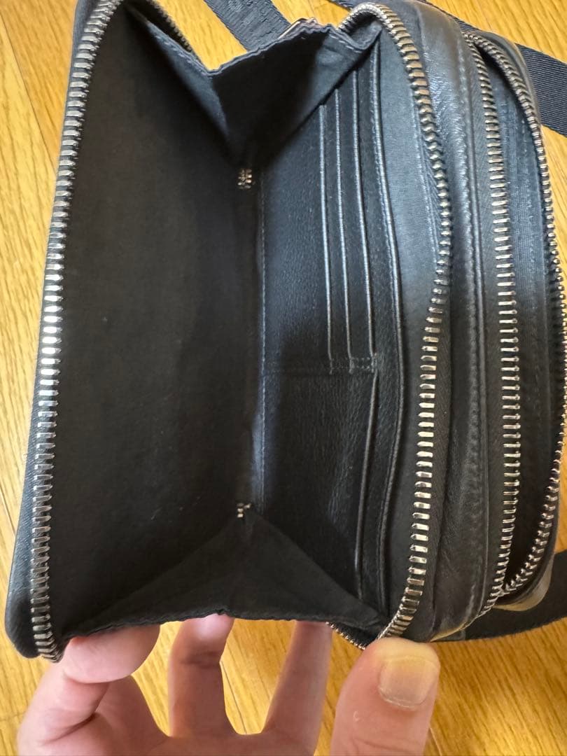 @Tomo　DIORジップ付きショルダーバッグ　モンクレ　ニットダウン