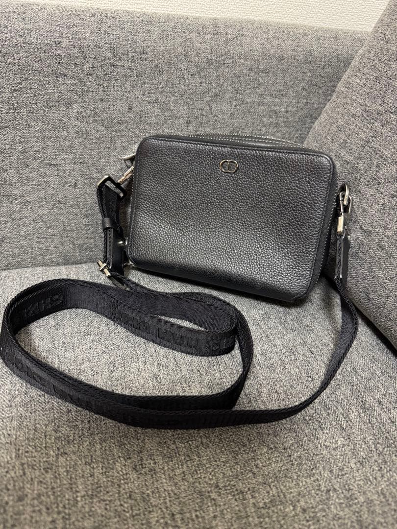 @Tomo　DIORジップ付きショルダーバッグ　モンクレ　ニットダウン