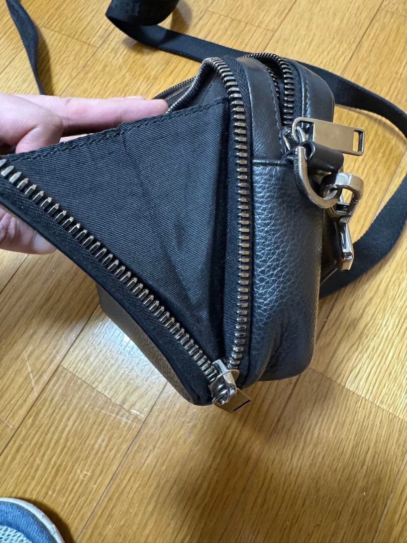 @Tomo　DIORジップ付きショルダーバッグ　モンクレ　ニットダウン