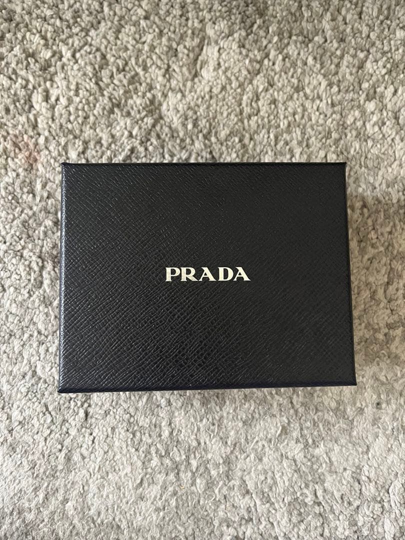 【美品】正規品Prada プラダ　カードケース　チェーン付き