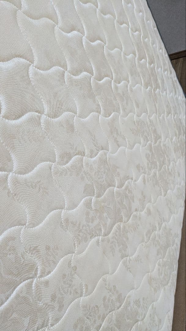 【引取のみ】キングサイズ マットレス (大阪)