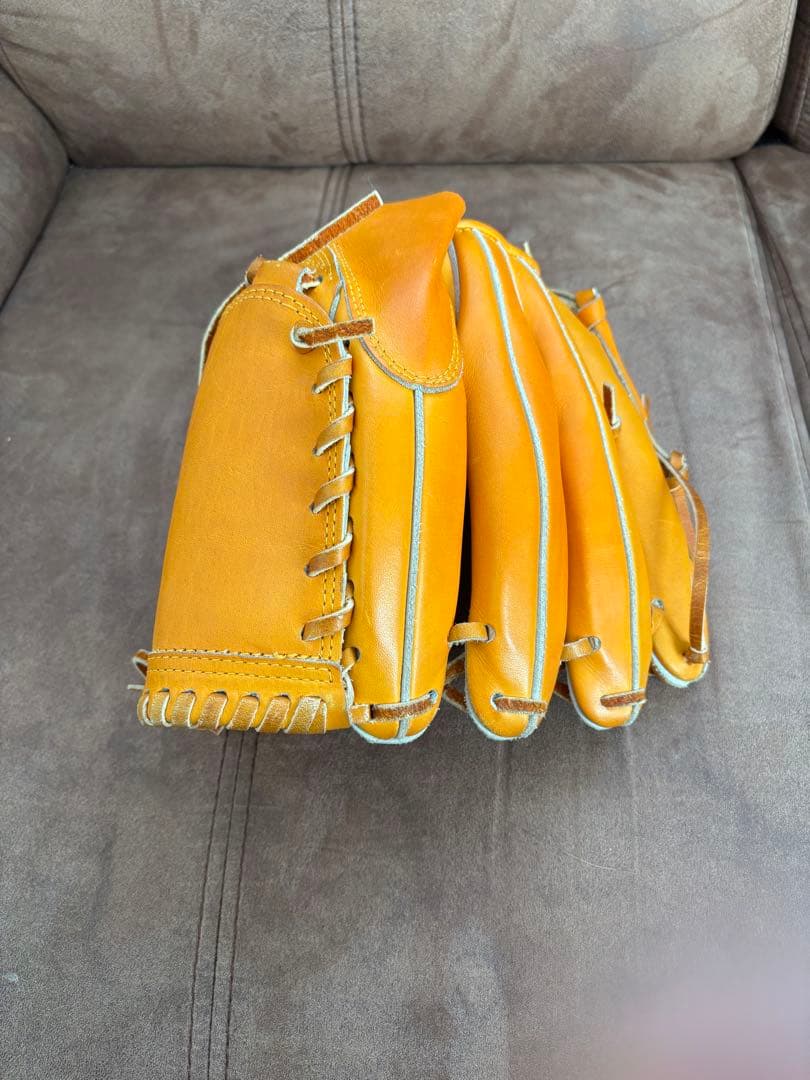 硬式用グローブ　デサント　投手用