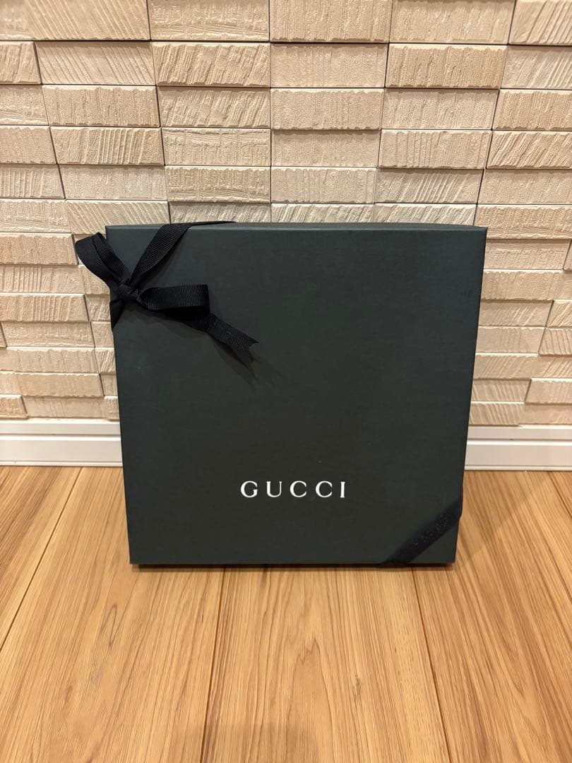 【新品】グッチ　メンズマフラー