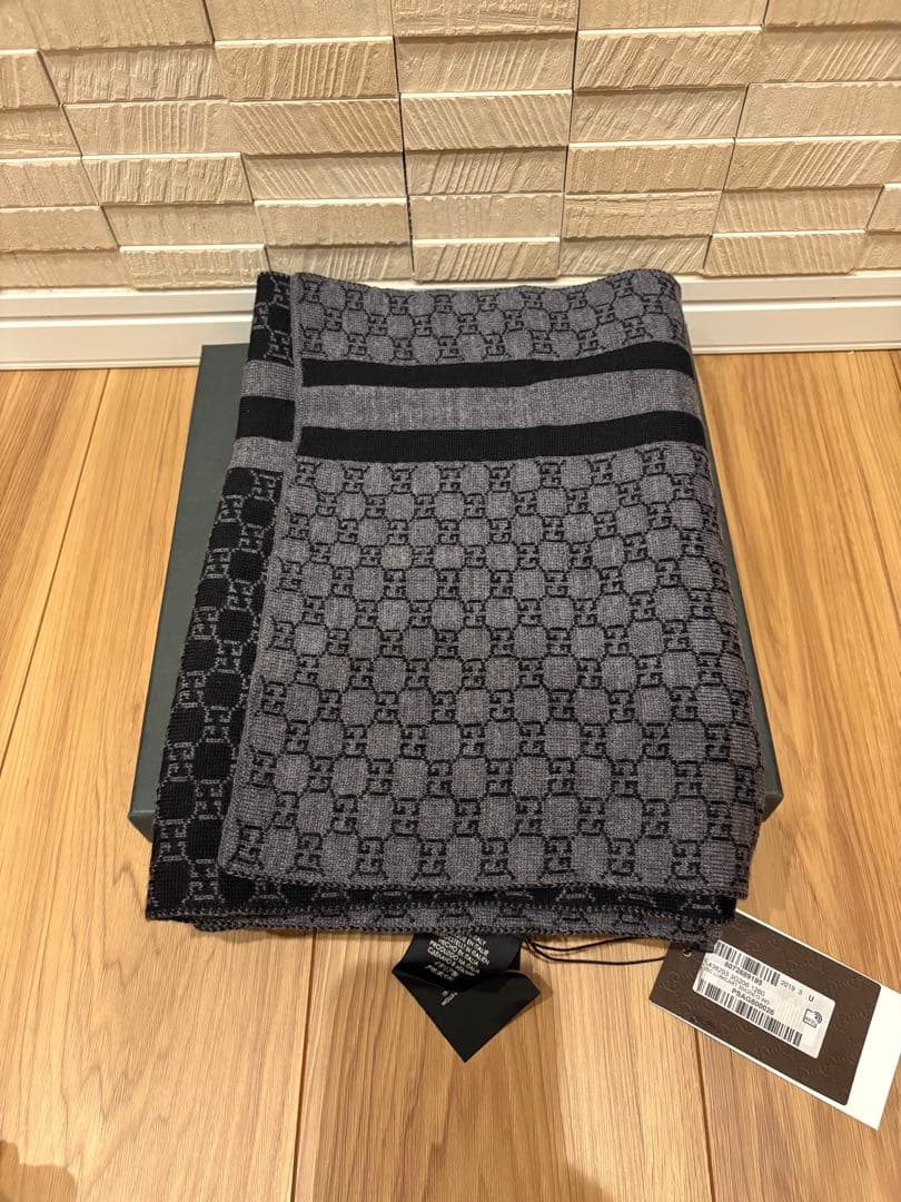 【新品】グッチ　メンズマフラー