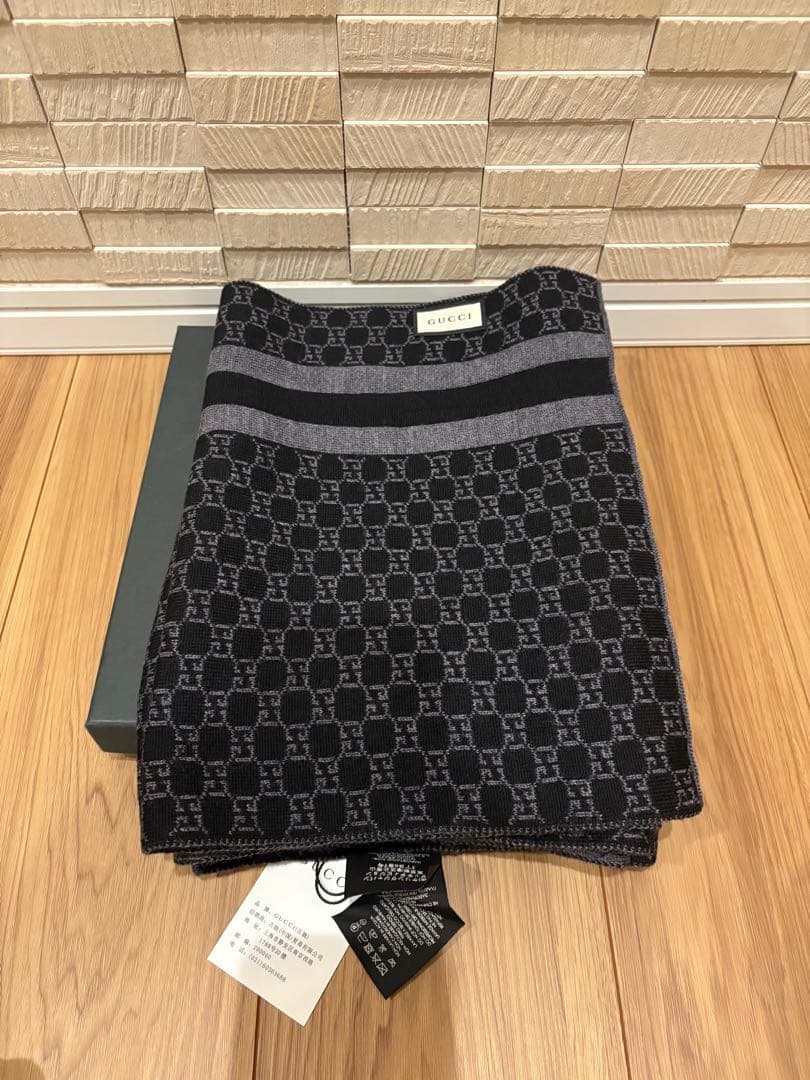 【新品】グッチ　メンズマフラー