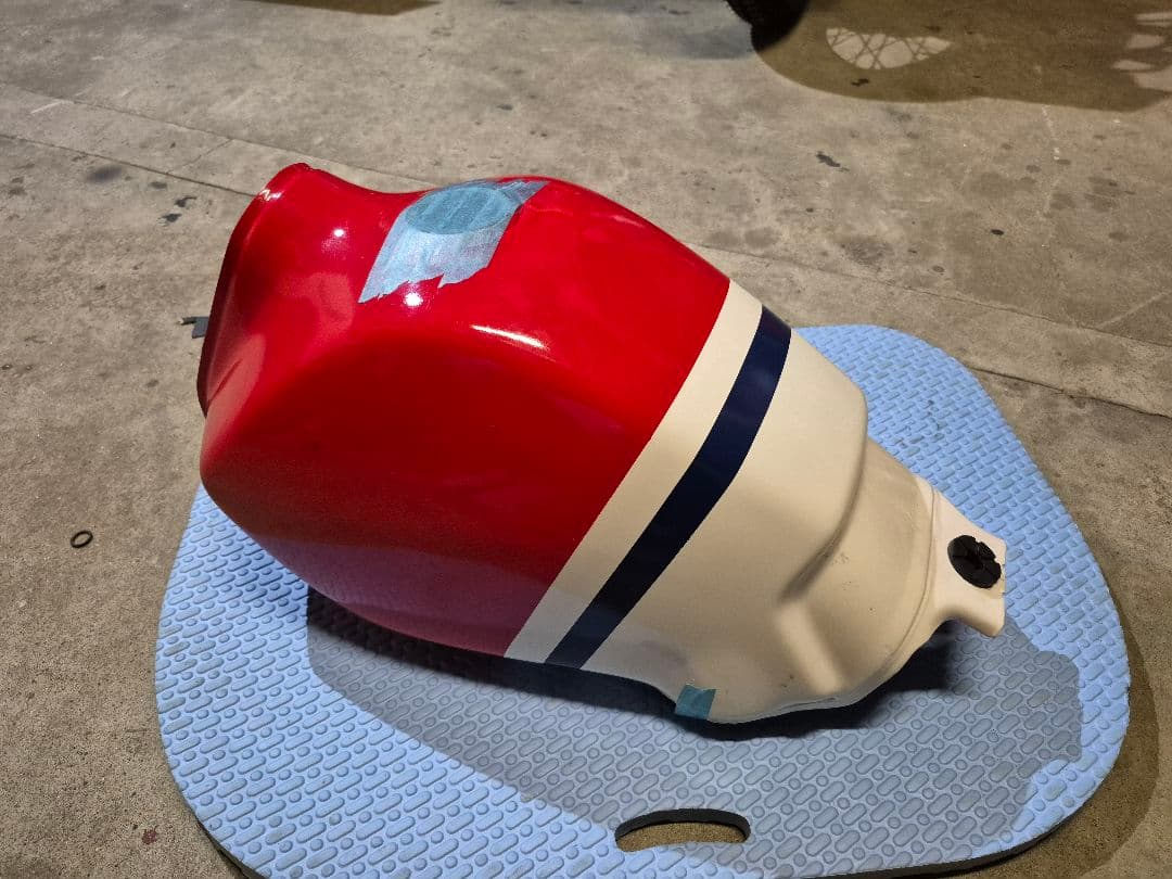 FTR223 　タンク　シートカウル　セット