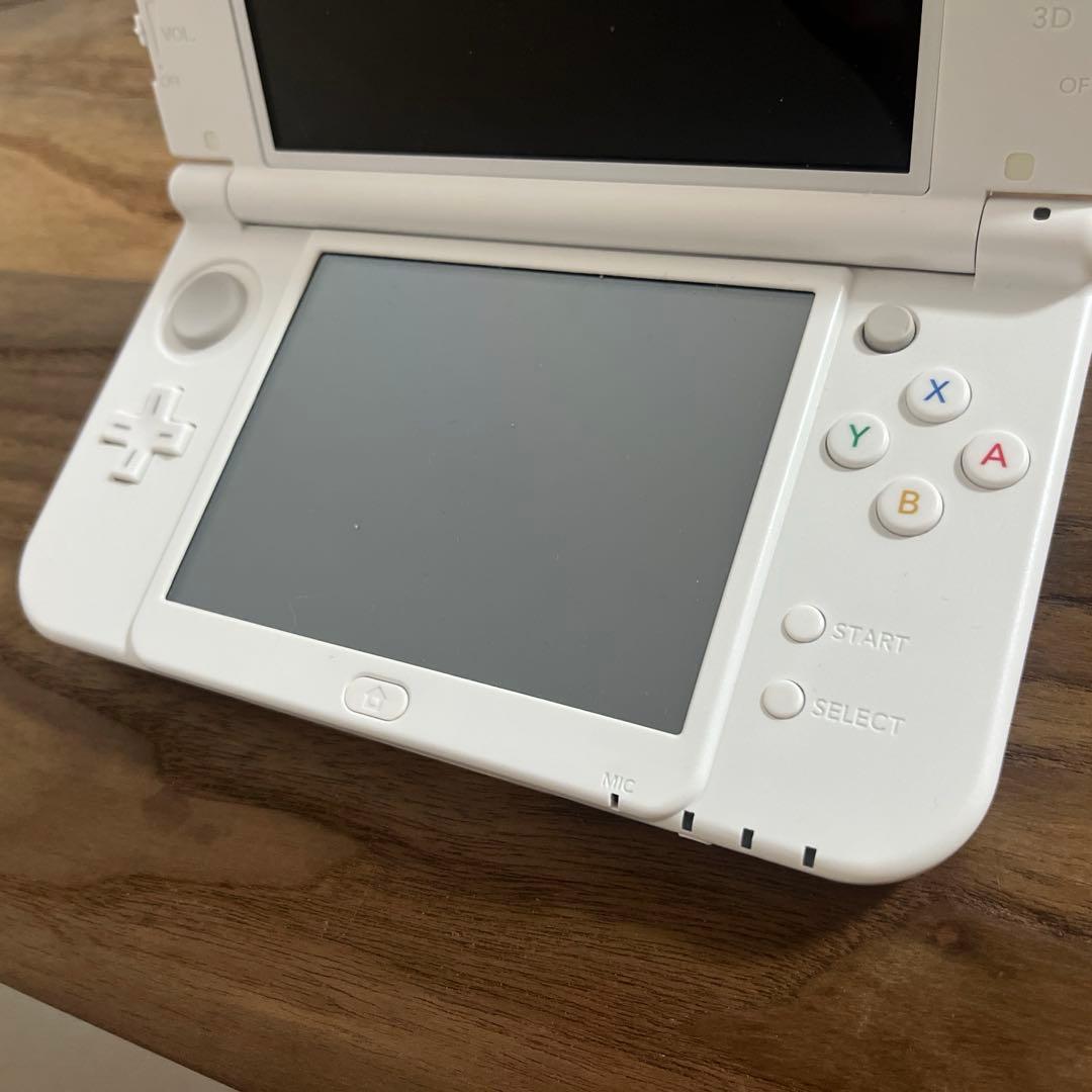 Newニンテンドー3DSLL本体　パールホワイト　充電器、箱、ARカード付
