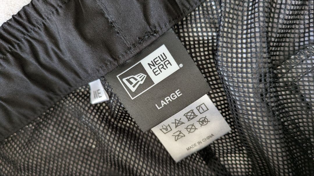 ニューエラ　シャカシャカ黒セットアップ上下　パンツ　ジャケット