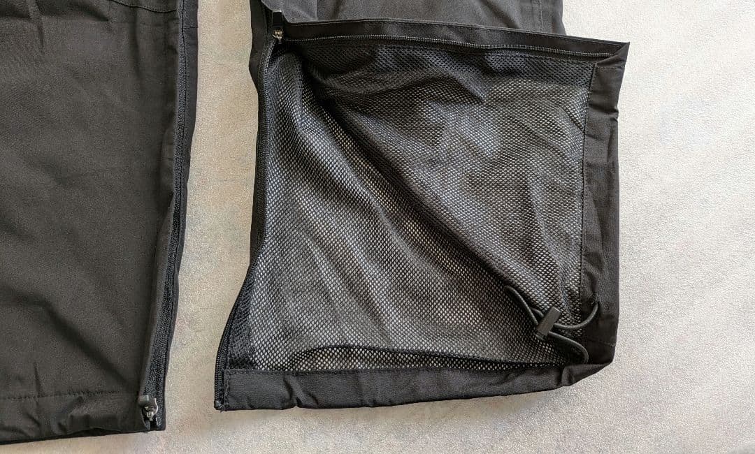 ニューエラ　シャカシャカ黒セットアップ上下　パンツ　ジャケット