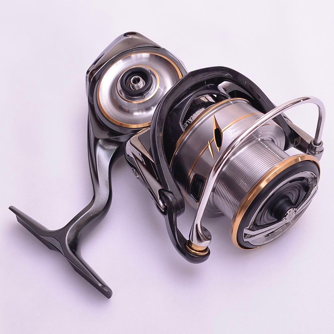 ダイワ ルビアス4000-CXH スピニングリール