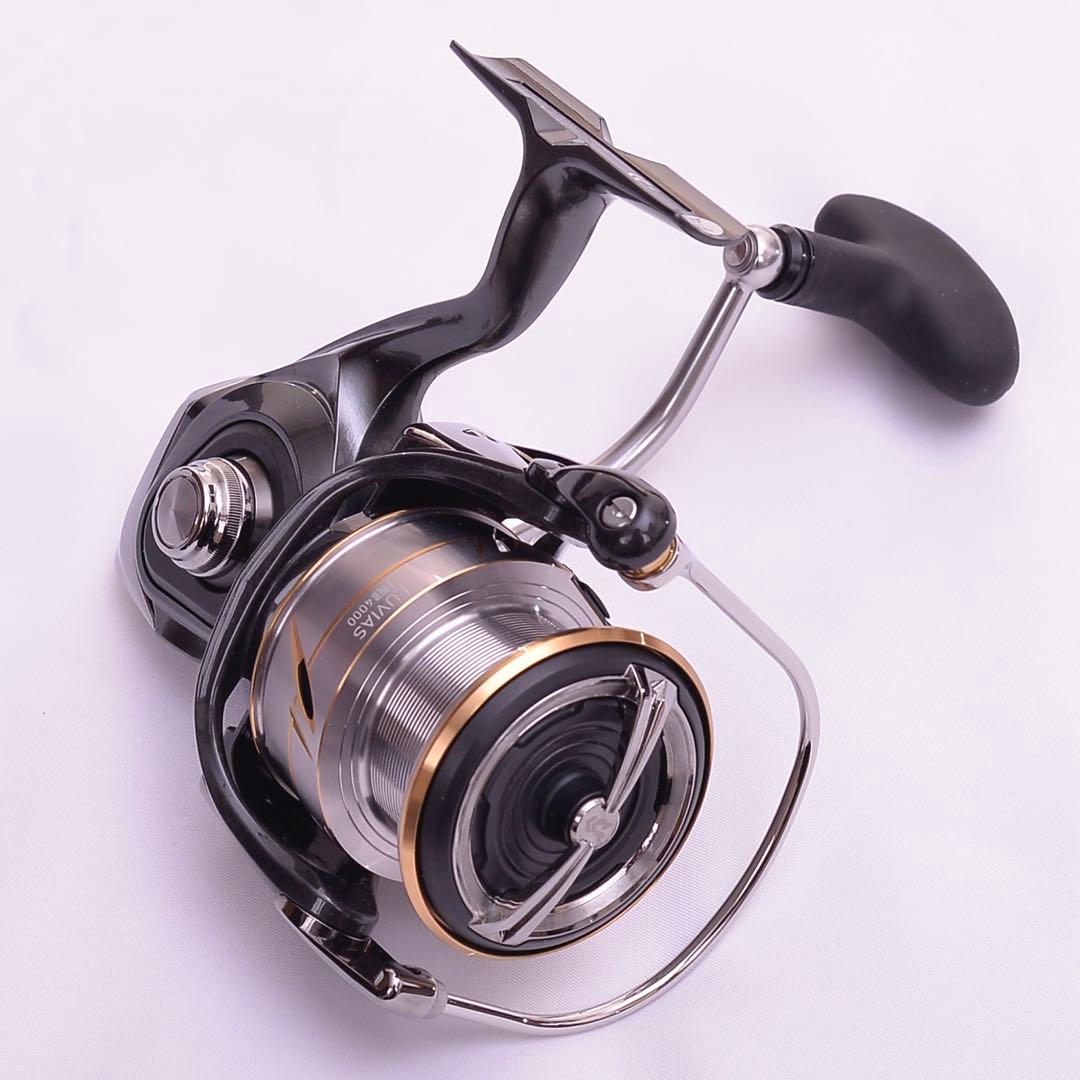 ダイワ ルビアス4000-CXH スピニングリール