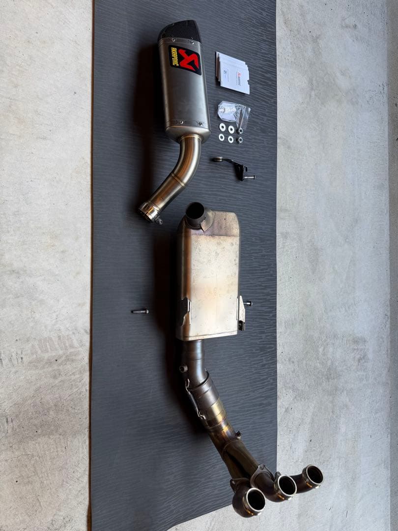 パーツ Akrapovic Racing Homologated Exhaust