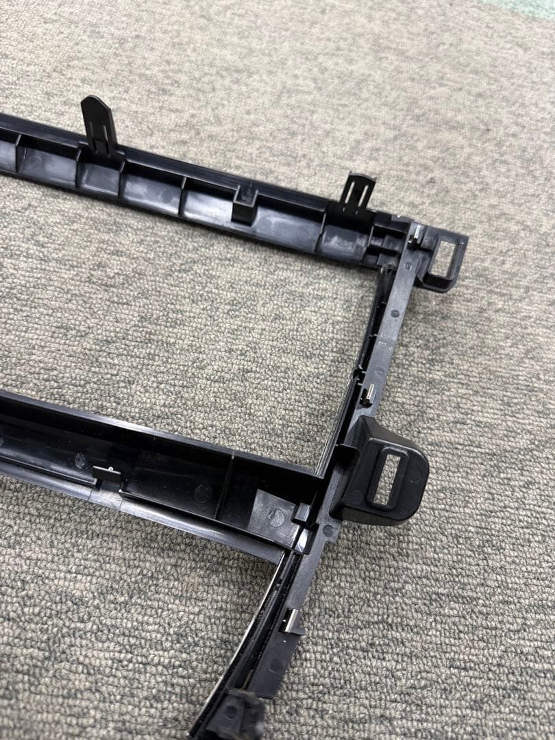 30プリウス　アルパイン　9インチ　ナビ枠