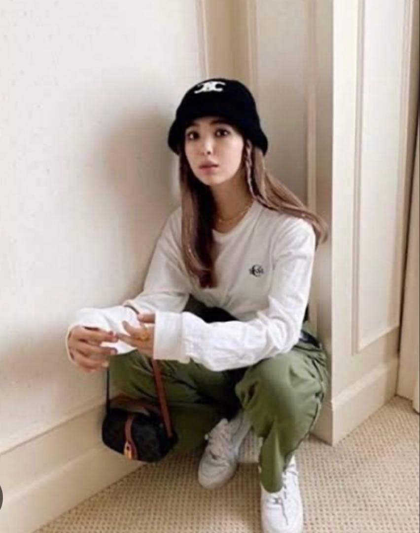 セリーヌ バケットニットハット