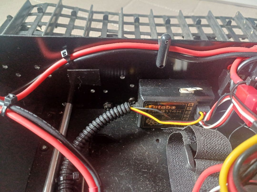 京商ブリザードSR・ブラシレスモーター仕様！　ジャンク品