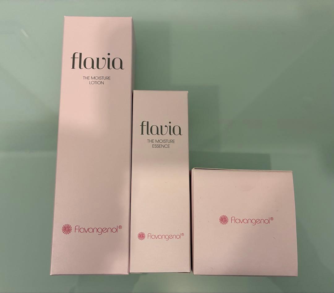 【チルル】　薬用フラビア 　ザ・モイスチャー　化粧水　保湿液　クリーム×2