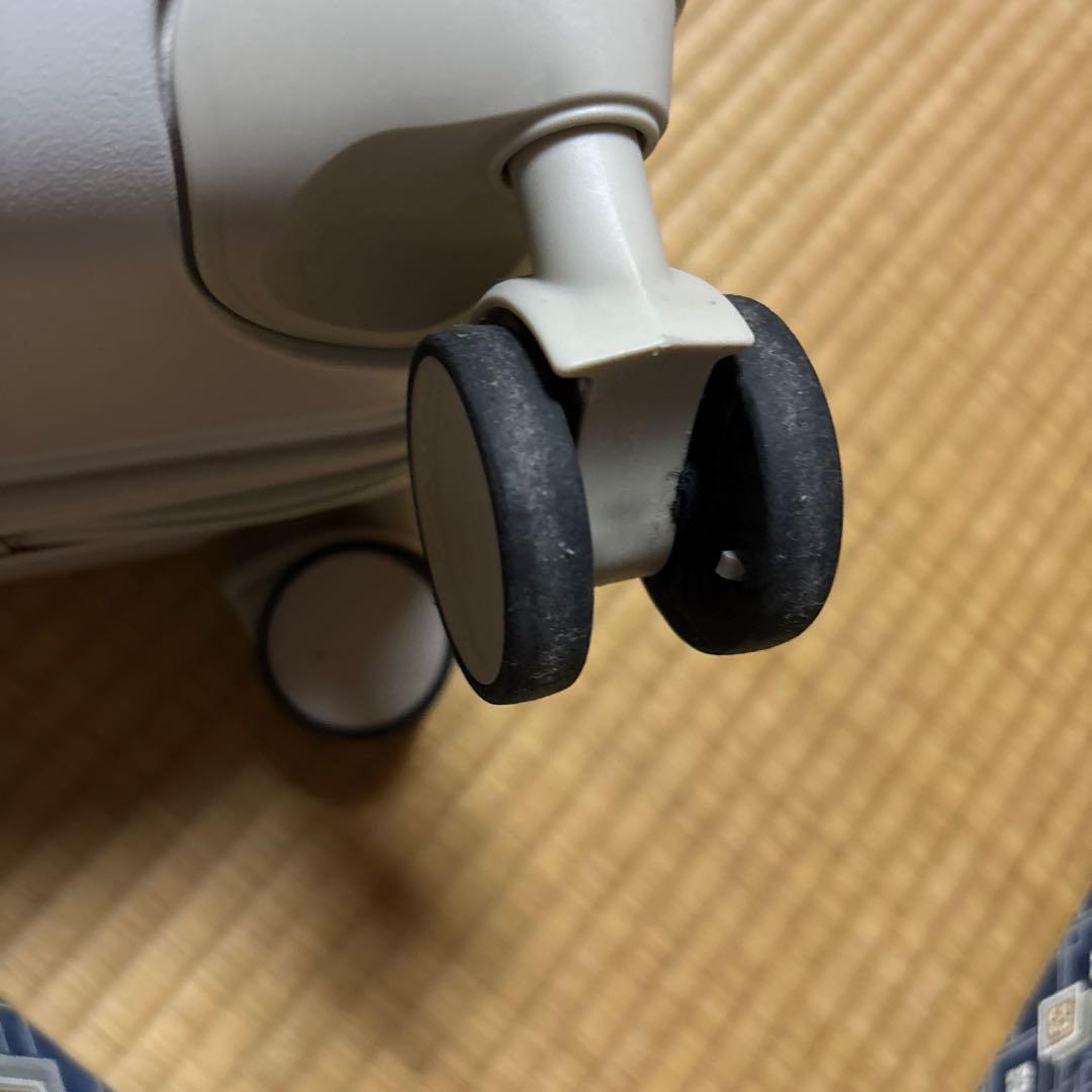 ホワイト キャリーケース