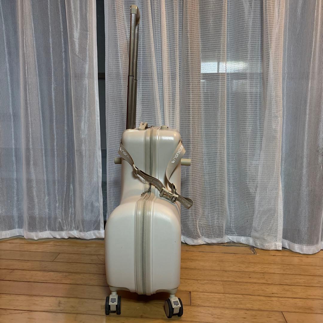 ホワイト キャリーケース