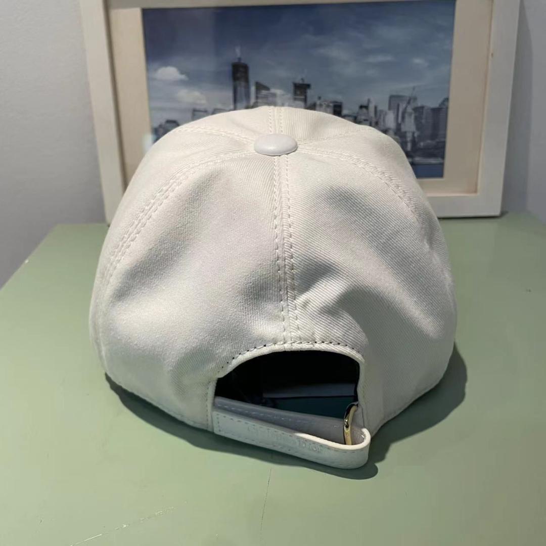 Diorオール エンブロイダリーロゴ キャップ ホワイト