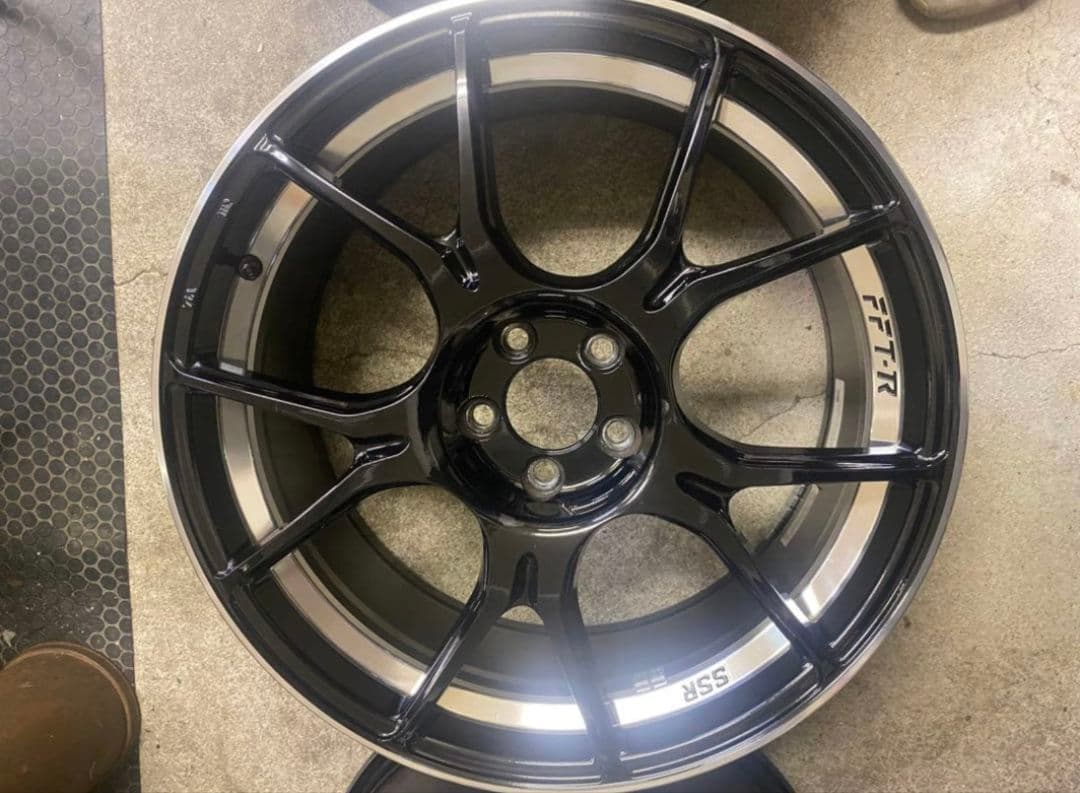 SSR GTX02 18インチ8.5j PCD100 5穴