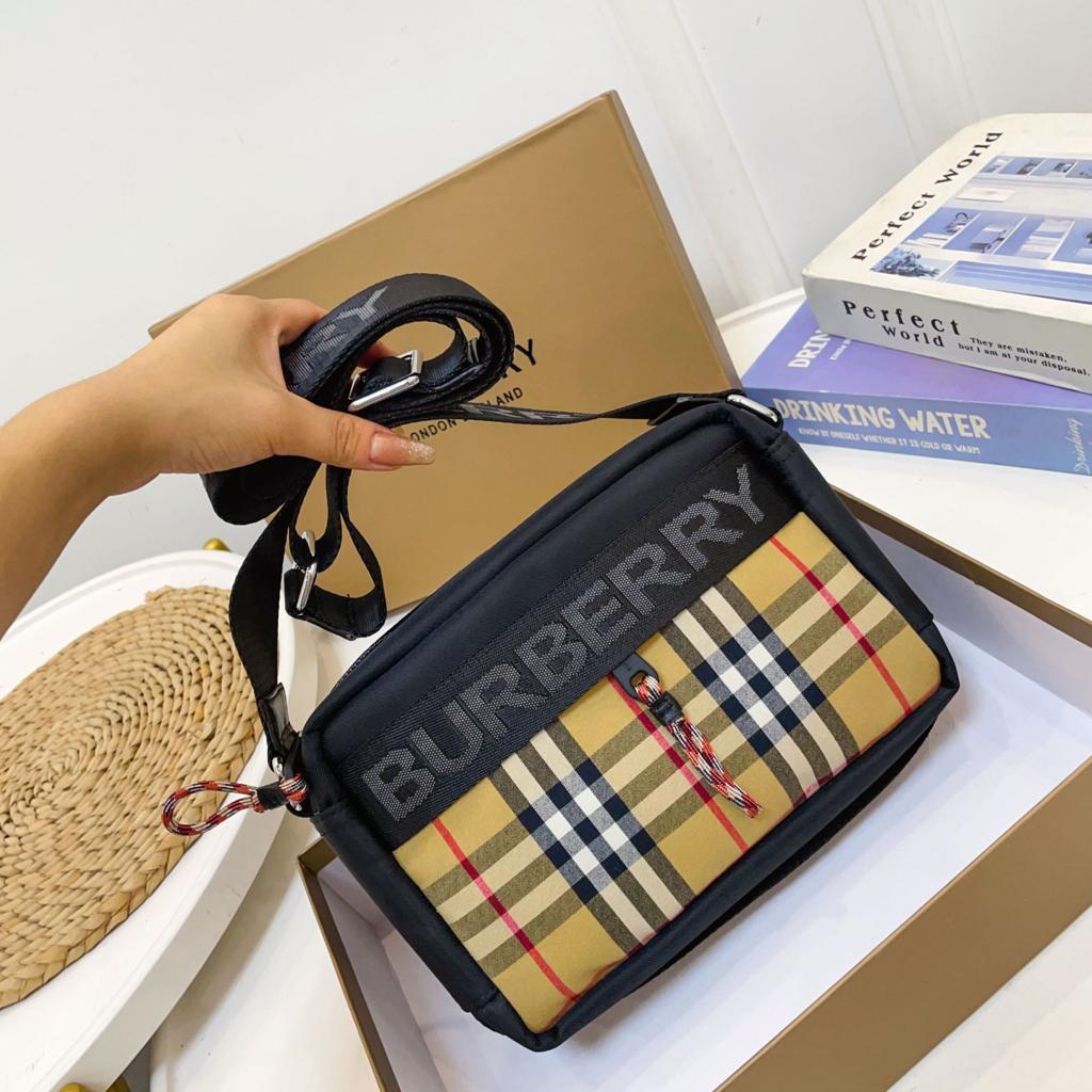 未使用保管品✨ナイロン　ショルダーバッグ　メンズ