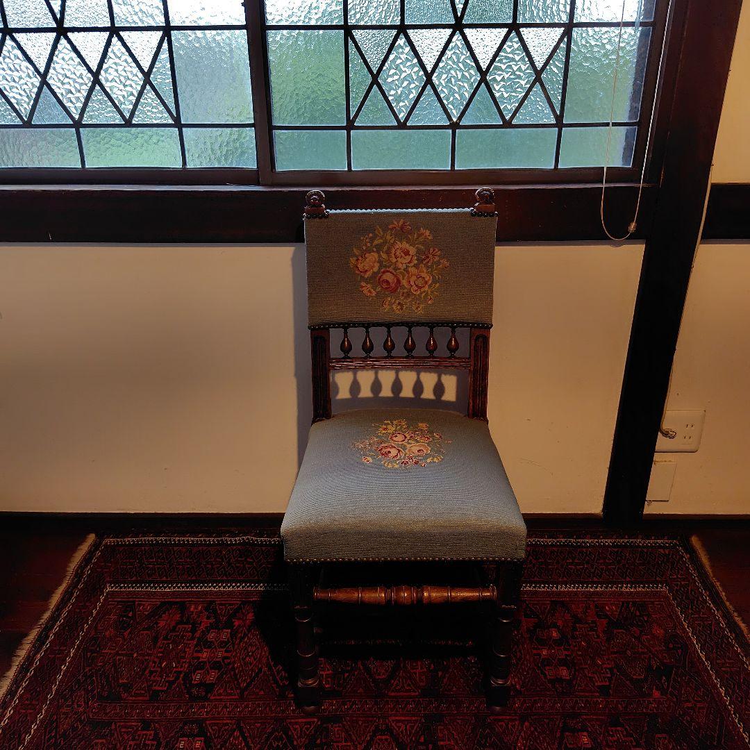 ベルギー　アンティーク　ナポレオン　チェア　プチポワンの椅子