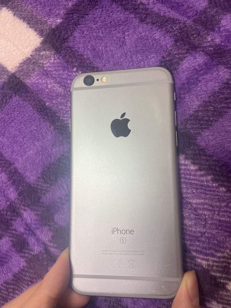 Apple iPhone 6s シルバー　32gb