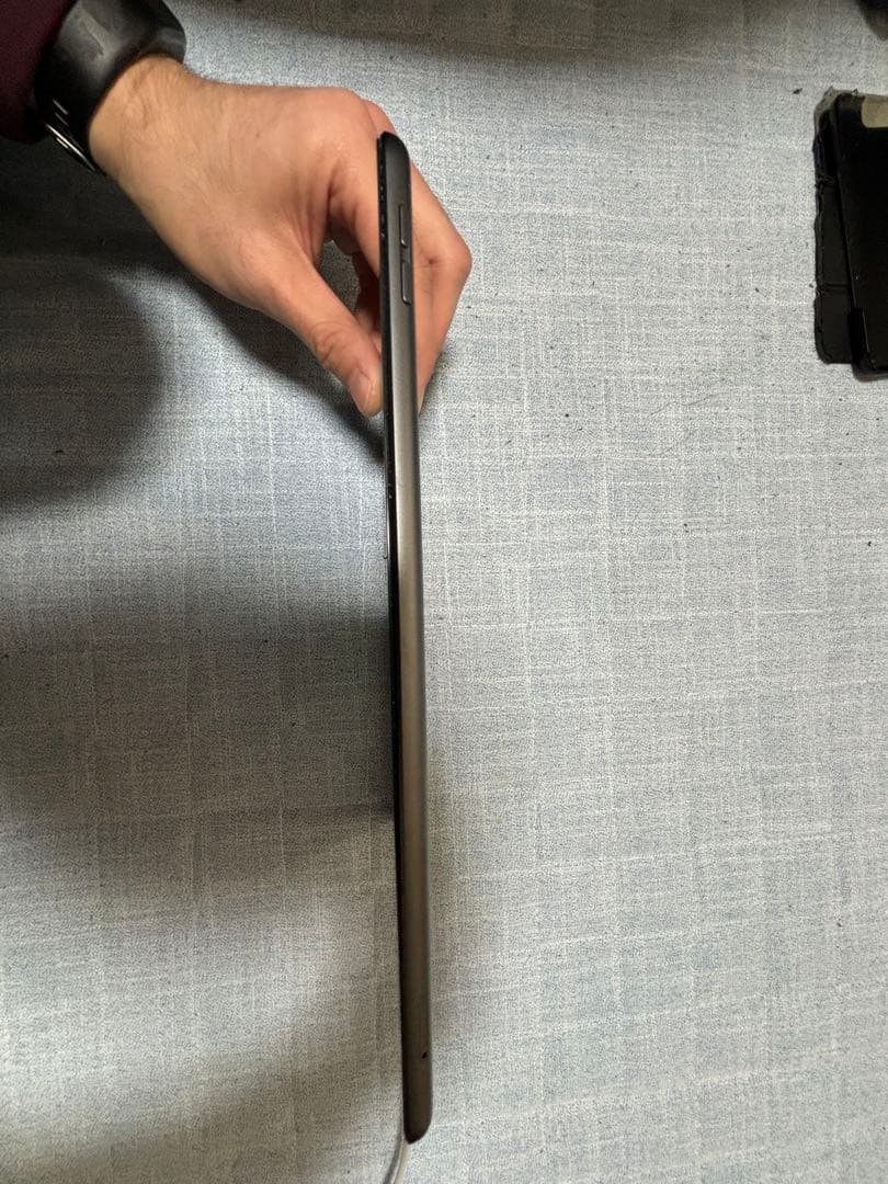 iPad 第9世代Wi-Fi + Cellular モデル64GB