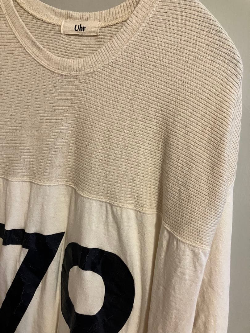 美品　Uhr ナンバー79プリント 長袖