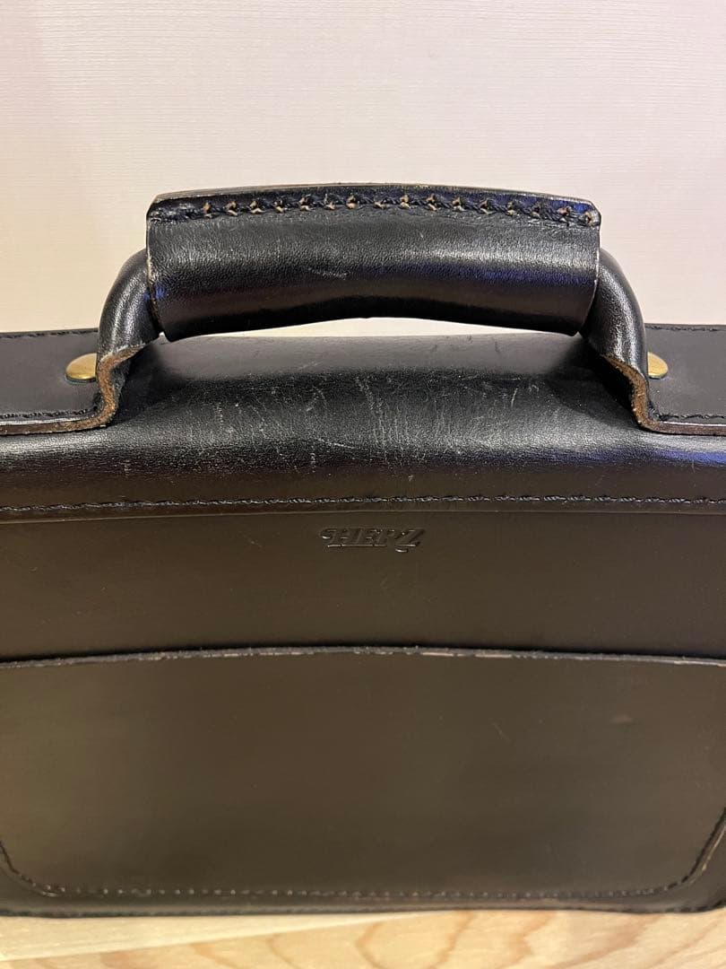 ヘルツ　ビジネスバッグ　総かぶせ　ショルダー　横型　2WAY はるとも