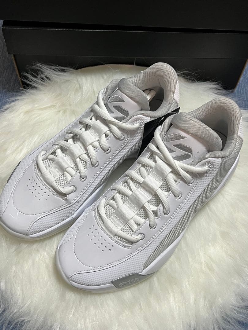 JORDAN LUKA .77 PFジョーダン・ルカ .77 PF 26.5㎝