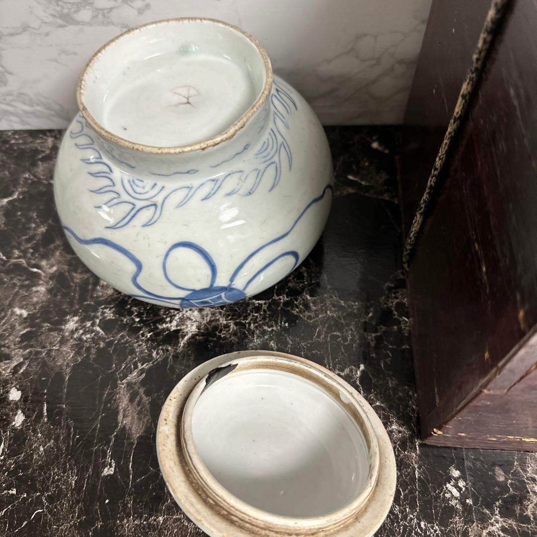 李朝、　分院、獅子、宝寿紋、蓋付き、壺。