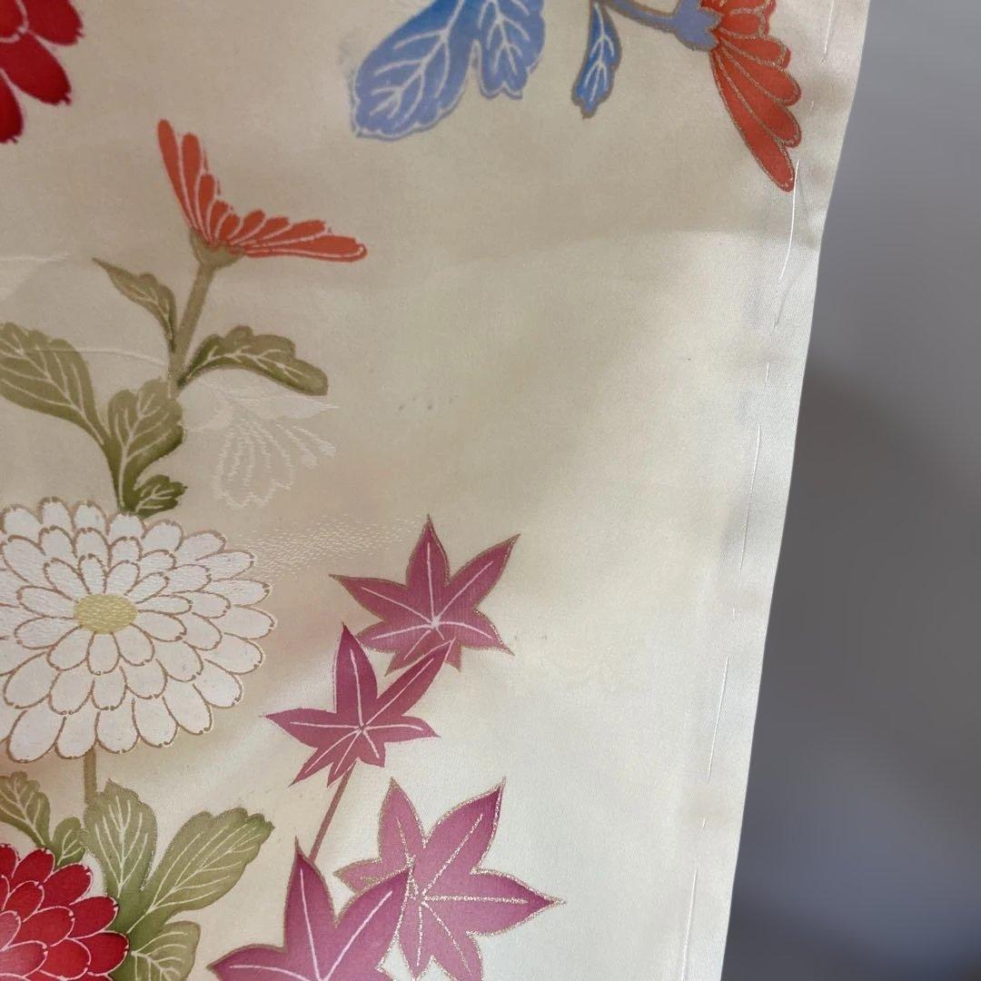 新品正絹振袖フルセット　しつけ糸付き　花柄刺繍 クリーム色 成人式にも！！