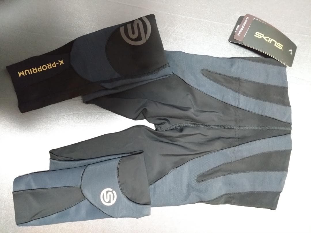 G2021　skins メンズコンプレッションタイツ　サイズS