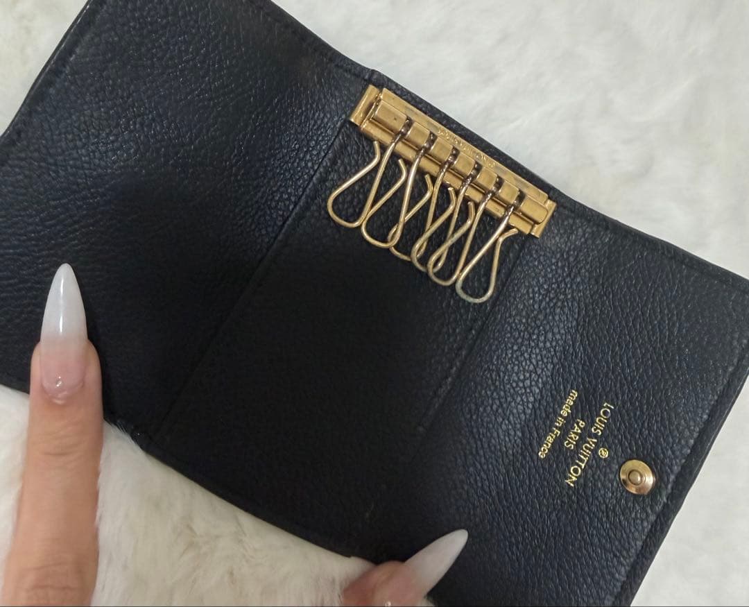 Louis Vuitton ブラック レザー キーケース