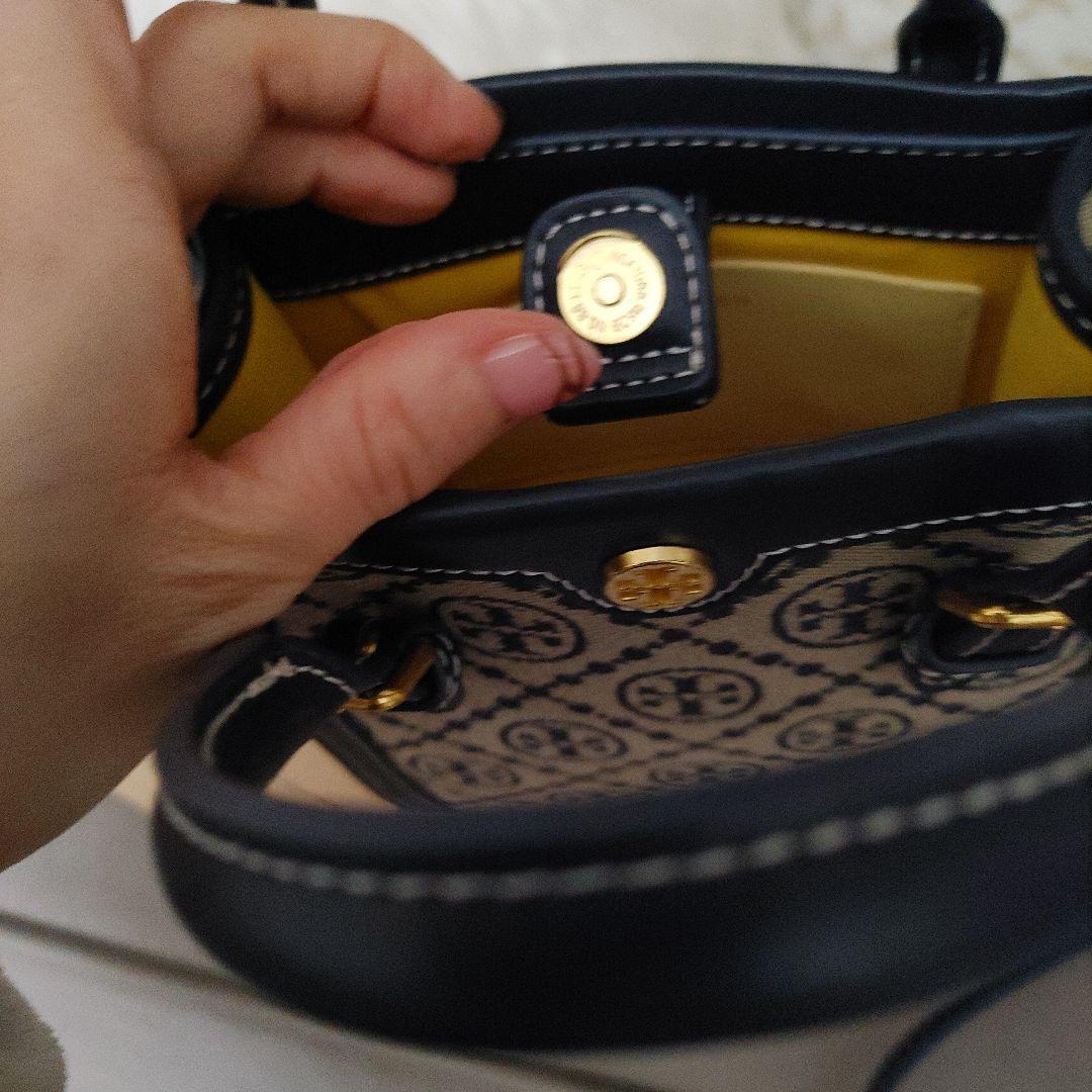 今週限定出品！美品！Tory Burch ミニショルダーバッグ ネイビー
