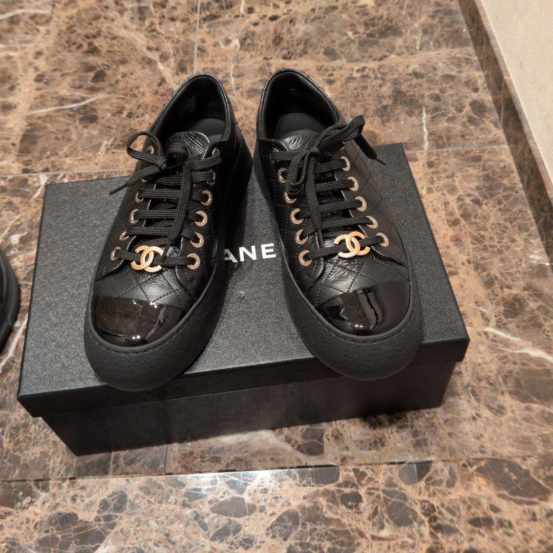 CHANEL ブラック スニーカー