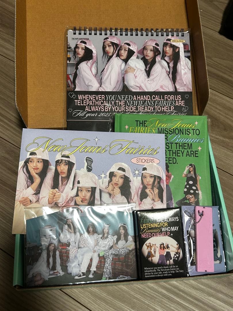 K-POP・アジア NEWJEANS SEASON GREETING / YEAR BOOK