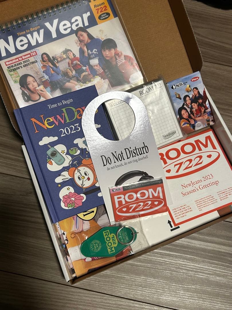 K-POP・アジア NEWJEANS SEASON GREETING / YEAR BOOK