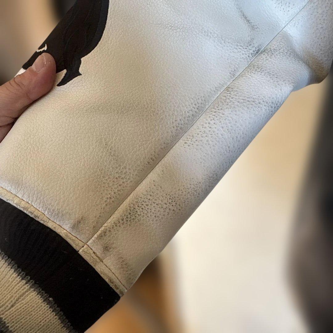 エイプ★レザー スタジャン ブラック/ホワイト