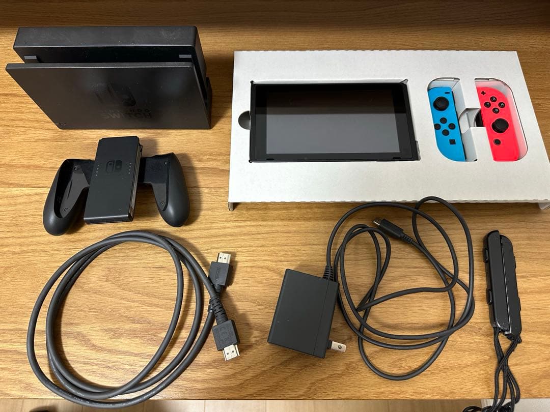 任天堂スイッチ Nintendo Switch 新型　2019年　美品