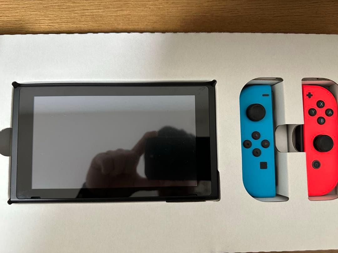 任天堂スイッチ Nintendo Switch 新型　2019年　美品