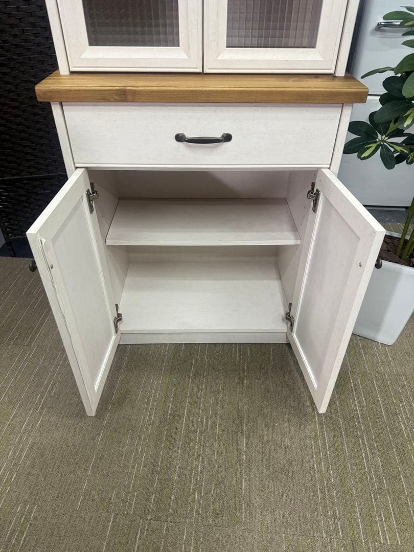 【洗浄消毒作業済】【美品】（株）ユーアイ　カントリー調 食器棚 カップボード